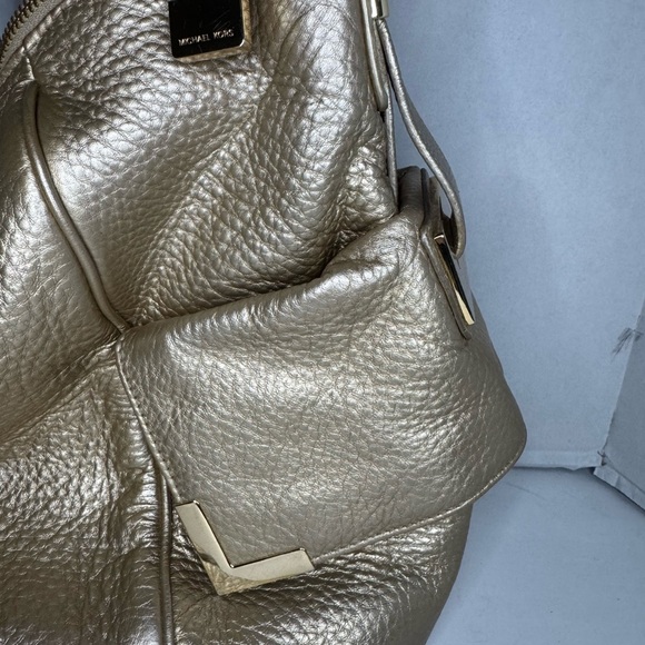Michael Kors Gold Soft Leather Shoulder Bag. - Picture 8 of 14